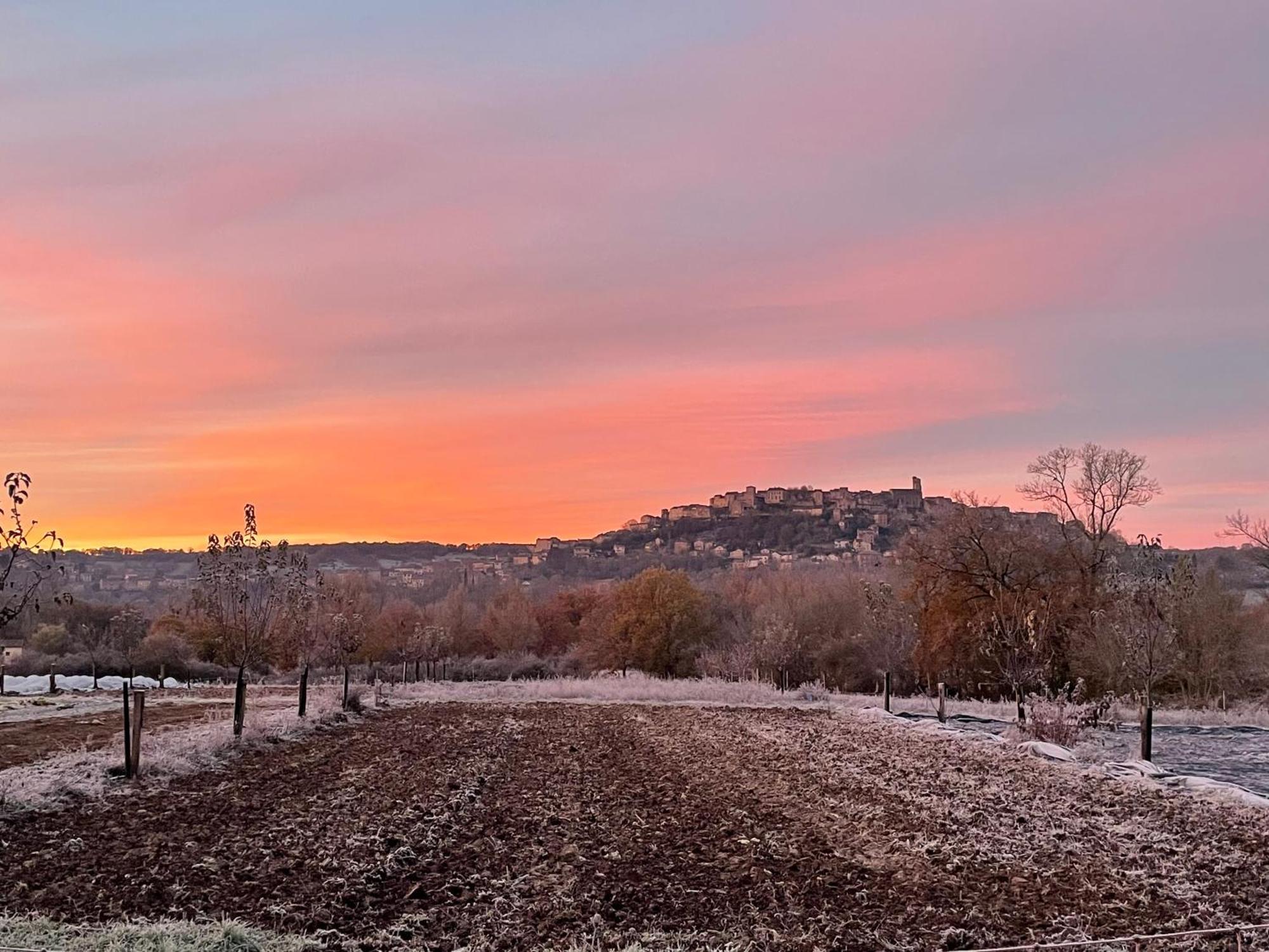 Gite A La Ferme De Verdurette Cordes Sur Ciel Luaran gambar